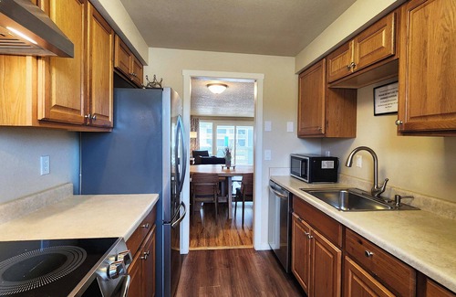 Newport House | Nye Beach, Restaurants, Shop! Walk to the Beach!