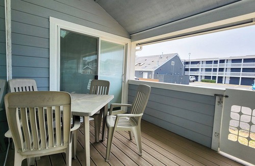 Newport House | Nye Beach, Restaurants, Shop! Walk to the Beach!