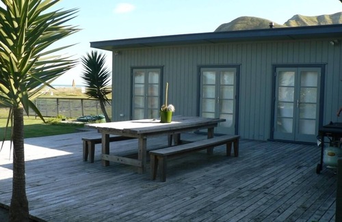 Blackhead House | Beach Front Bach Beauty