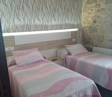 Muxia Hostel | O Cabanel Albergue-Bar