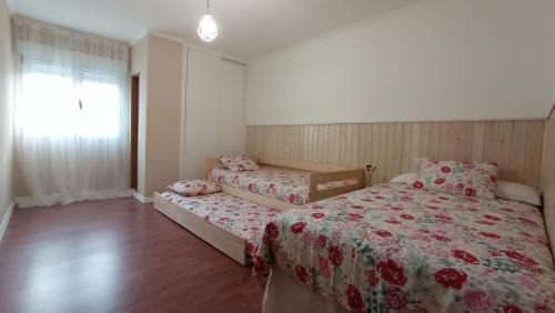 Puebla del Caraminal Apartment | O Lagar apartamento grande y luminoso. 8 personas.