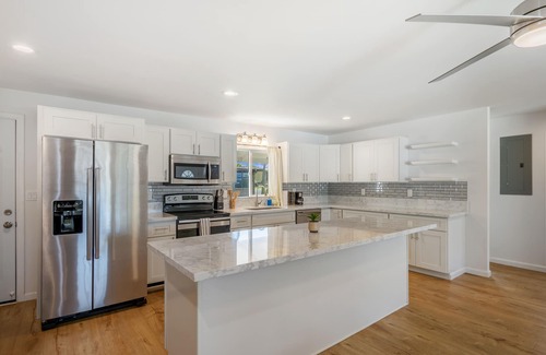 Wahiawa House | Oahu 4BR - Upto 8, WiFi, AC, Garage + Near Beaches