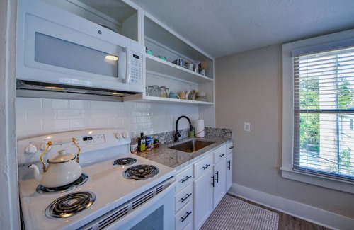Tuscaloosa Apartment | Oak - Apt.1 - Book for 30 days or longer!