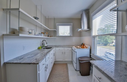 Tuscaloosa Apartment | Oak - Apt.2 - Book for 30 days or longer!