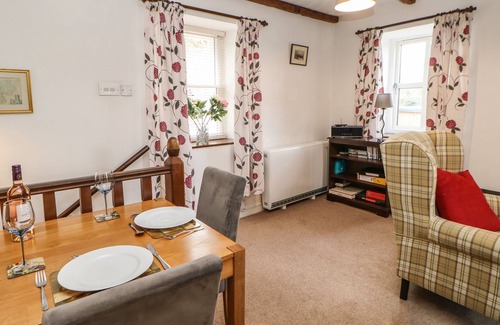 Appleby-in-Westmorland Cottage | OAK COTTAGE, pet friendly, with open fire in Appleby-In-Westmorland