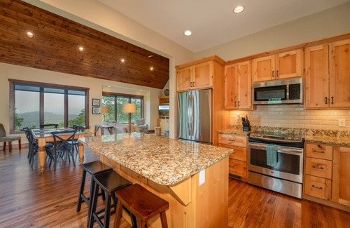 Pisgah Forest House | Oak Cottage in Sutton Knob | 2 Bed, 2 Bath