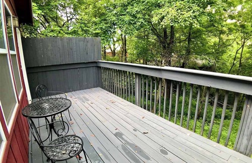 Eureka Springs Cabin | Oak Crest – Mountain Chalet/#9