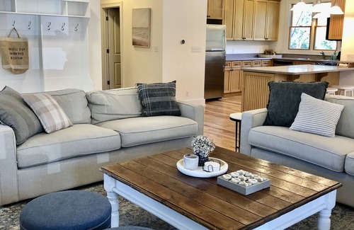 Union Pier House | Oak Dunes - Walk to the beach from this Cozy home
