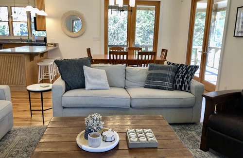 Union Pier House | Oak Dunes - Walk to the beach from this Cozy home