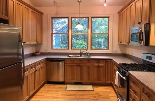 Union Pier House | Oak Dunes - Walk to the beach from this Cozy home