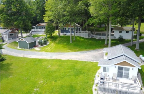 Ludington Cottage | OAK - Grace Landing Cottages With Stunning Sunsets Over Hamlin Lake