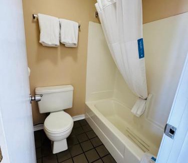 Branson Theater District Hotel | Oak Grove Inn