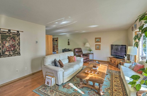 Oak Harbor House | Oak Harbor Hideaway - 5 Mi to Deception Pass!