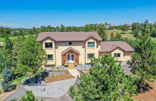 Woodmoor House | Oak Hills Clubhouse Ping-Pong BBQ & Fire Pit