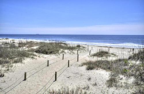 Long Beach House | Oak Island Beach Villa 1609 - The Captain's Perch