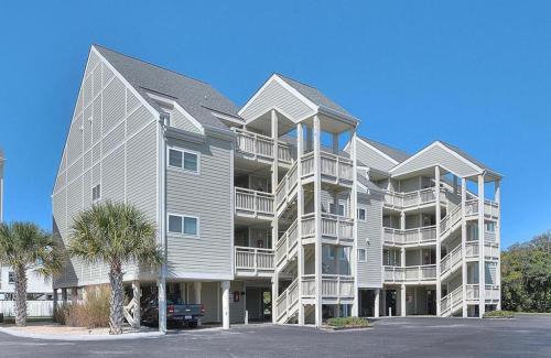 Long Beach House | Oak Island Beach Villa 1609 - The Captain's Perch