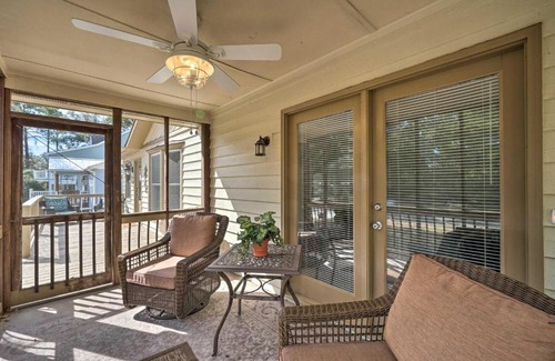Long Beach House | Oak Island Getaway with Yard - Walk to Beach!