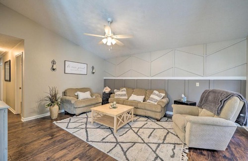 Long Beach House | Oak Island Getaway with Yard - Walk to Beach!