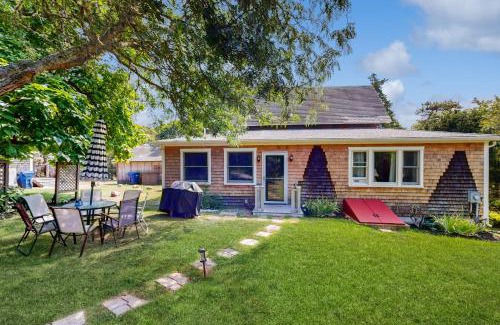 Oak Bluffs House | Oak Leaf Cape Cottage
