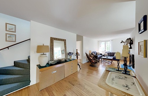 Oak Bluffs House | Oak Leaf Cape Cottage