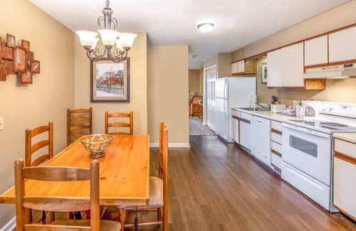 South Lee Resort | Oak 'n Spruce Resort 2 Bedrooms in The Berkshires an IHG and Holiday Inn Club