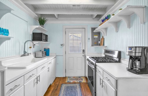 Yaupon Beach House | "Oak & Olive" 2 Bedroom 2 Bath PET FRIENDLY Home!