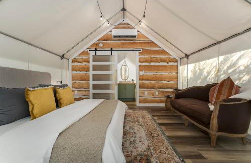 Fredericksburg Other | Oak Retreat Glamping With Private Hot tub