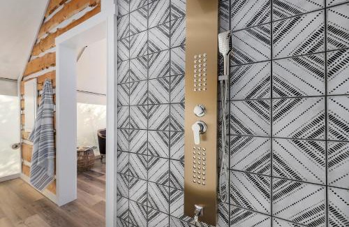 Fredericksburg Other | Oak Retreat Glamping With Private Hot tub