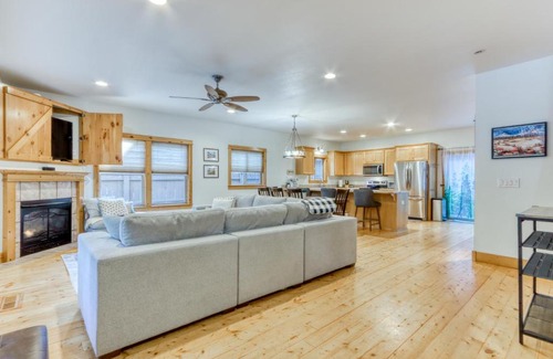 Sisters House | Oak Street Retreat
