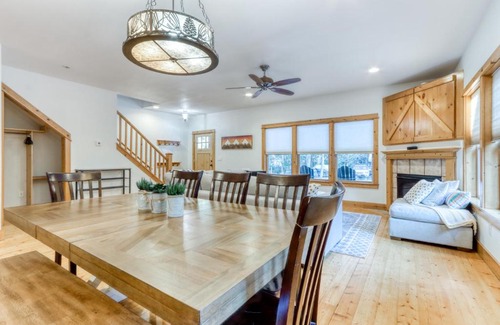 Sisters House | Oak Street Retreat