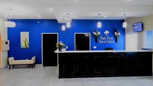 Claxton Hotel | Oak Tree Inn & Suites