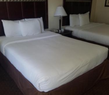 Monrovia Hotel | Oak Tree Inn