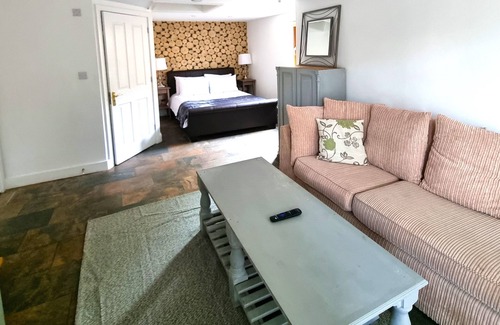 New Forest District House | Oak Tree Rooms