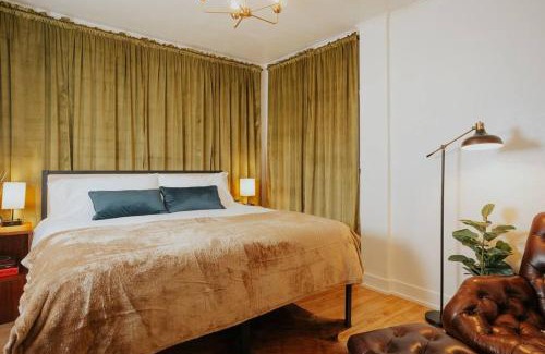 Medford Apartment | Oakdale Suites - Master Property