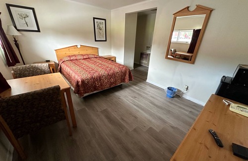 Waterford Hotel | Oakdell Motel
