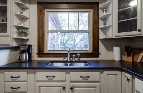 Oakhurst House | Oakhurst Decatur Bungalow - Close to Eveything in Atlanta