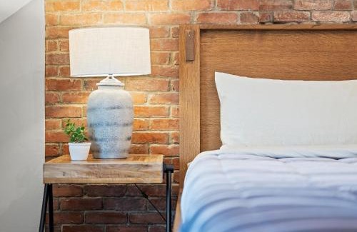 South Oakland House | Oakland, Pittsburgh !F Unique and Stylish Private Bedroom with Private Bathroom