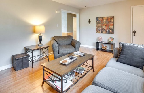 Oakley Cottage | ‘Oakley Cottage’ - 4 Mi to Blue Ridge Parkway!