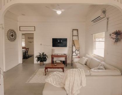Bundaberg West House | Oakmore Cottage Charming Queenslander close to CBD