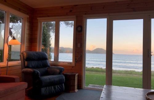 Oakura House | Oakura Bay Absolute Beachfront Holiday Home