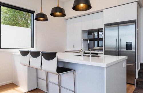 Oakura House | Oakura Beach Front - Apartment 1