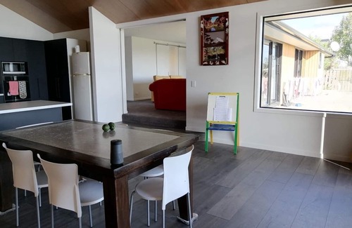Oakura House | OAKURA BY THE SEA