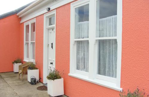 Oamaru House | Oamaru Pink Cottage