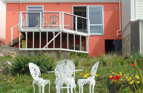Oamaru House | Oamaru Pink Cottage