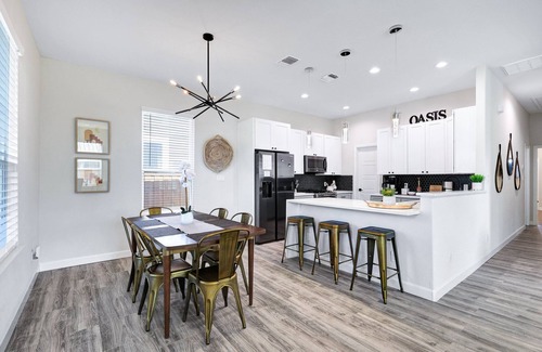 Eastside Promise Neighborhood House | Oasis - A Birdy Vacation Rental