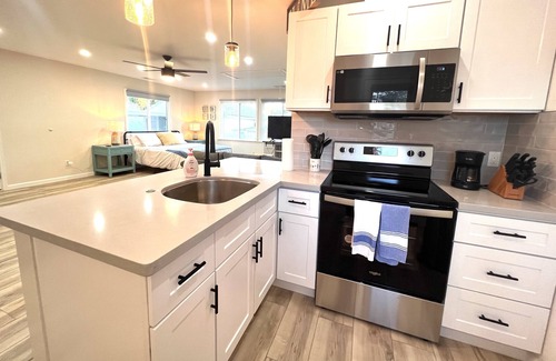 Ashland Apartment | Oasis Away from Home - Newly remodeled & 5 Min to Downtown