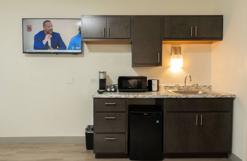 Terrace Park Hotel | OASIS BAY SUITES, Tampa, Busch Gardens, USF