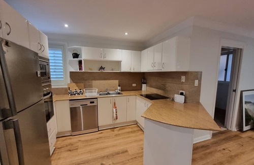 Thirroul House | OASIS by the beach (100meters walk to the sand)