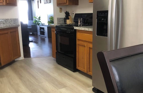 Pumpkin Center House | Oasis Charming 3-bedroom house in pleasant Bakersfield with WiFi, AC