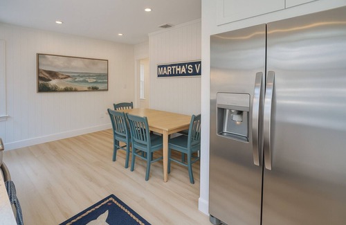 Oak Bluffs Condo | Oasis in downtown Oak Bluffs: 2 x King BR Condo, AC & Prime Location, sleeps 6n